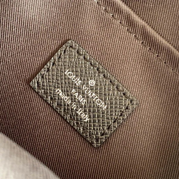 LV Model: M30233 Size:29.5x20x5cm - Image 2