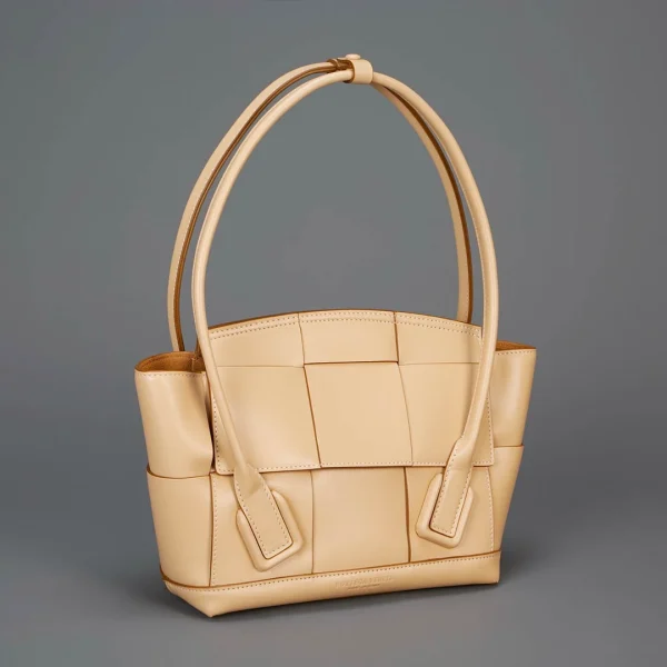 BV Bottega Veneta Arco33 Collection Bag Size: 33x21cm - Image 6