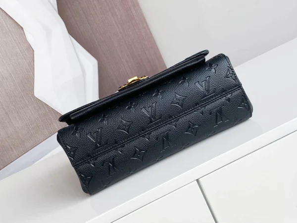 Louis Vuitton Size: 25.0 x 17.0 x 9.5 cm - Image 7