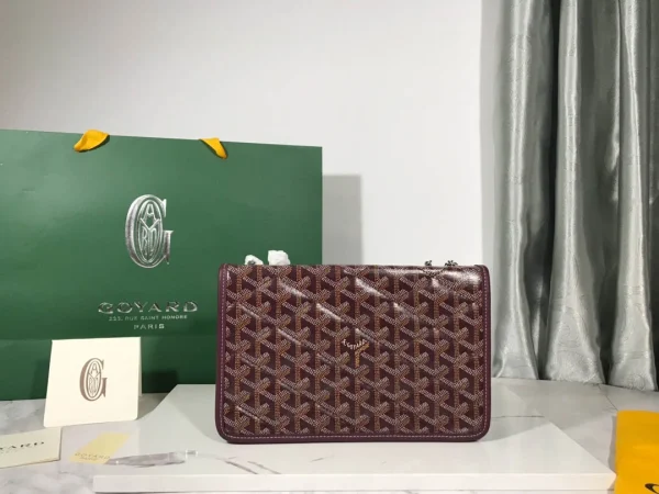 Alexandre Chain Bag Size: 24*15*6cm