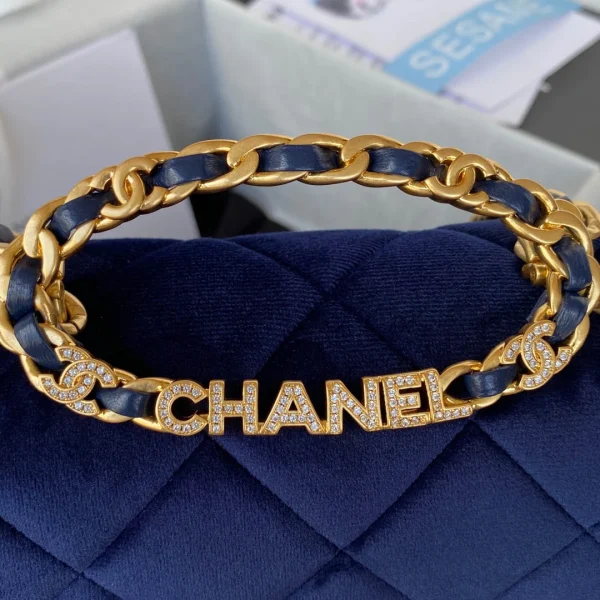 AS3450 Handbag with Diamond Chain Size: 20cm - Image 7