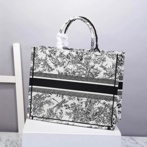 Book Tote Size: 41.5cm - Image 18
