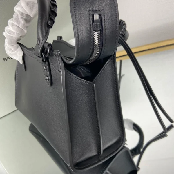 Balenciag* Neo Classic Motorcycle Bag Size: 16.5*22*9*14.5cm - Image 6