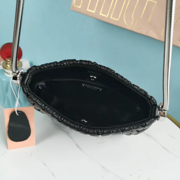 Miu Miu handheld underarm bag Size：20X15X4.5cm - Image 3