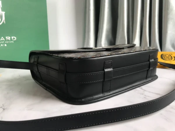 Belvdre Single Strip Messenger Bag Model: GY020183 Size: Large 28Cm - Image 7