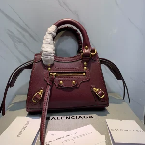 Burgundy Size: 18cm