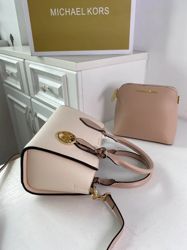 MK Crossbody Size: 23*18*12 - Image 6