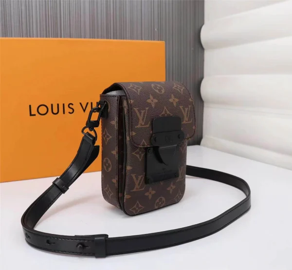 Louis Vuitton Model No. 69405 Size: 15x17x8 cm - Image 8