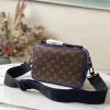 Louis Vuitton Size: 22 x 18 x 8 cm - Image 8