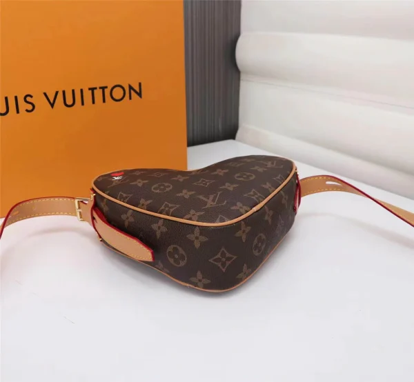 Louis Vuitton Model: 45149 Size: 22x20x6cm - Image 8