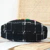 Black and white Size: 35cm 39cm - Image 18