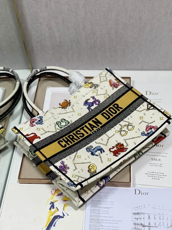Book Tote Size: 41.5cm - Image 4