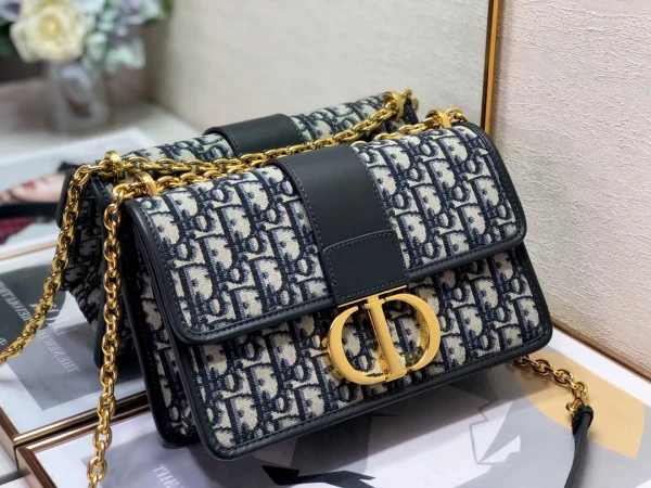 30 Montaigne Chain Crossbody Bag Size: 25.5cm - Image 9