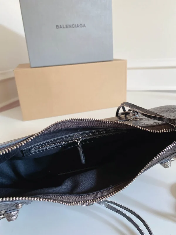 Balenciag Le Cagole Crossbody Bag Size: 33*16cm*8cm - Image 4