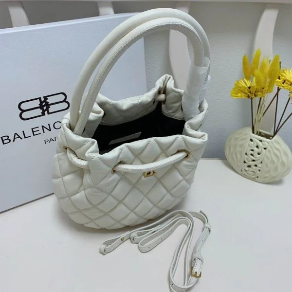 Balenciaga bucket bag Model: A98 - Image 3