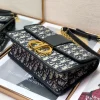 30 Montaigne Chain Crossbody Bag Size: 25.5cm - Image 7
