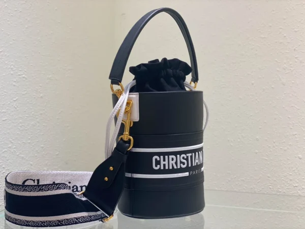 Black Cowhide Bucket Bag Size: 22cmx16cm. - Image 9