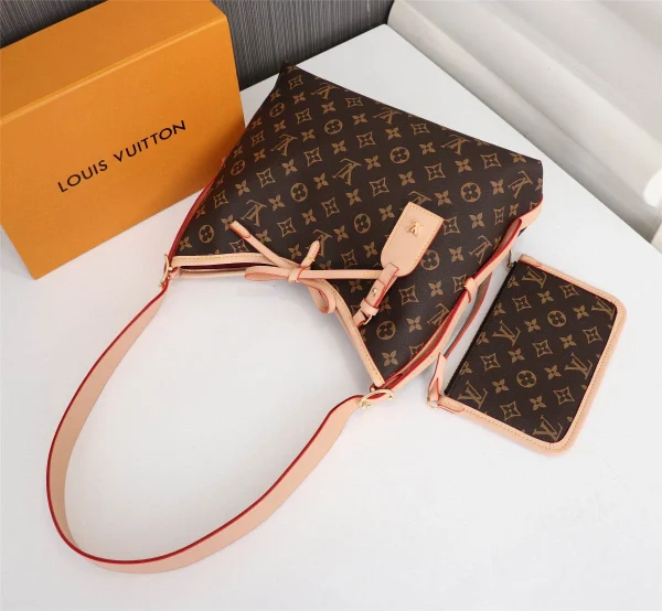 Louis Vuitton Model: 46283 Size: 34x28x11cm - Image 4
