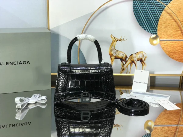 Balenciaga Paris Model: 23x10x24cm Size: 19x8x21cm