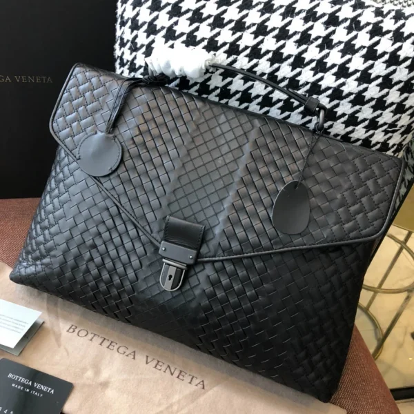 BV Briefcase Size: 40cm Black - Image 9