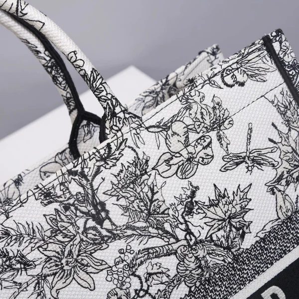 Book Tote Size: 41.5cm - Image 14