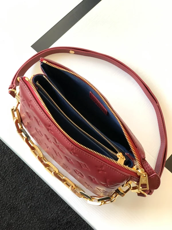 Louis Vuitton Size: 20 x 16 x 12 cm - Image 3