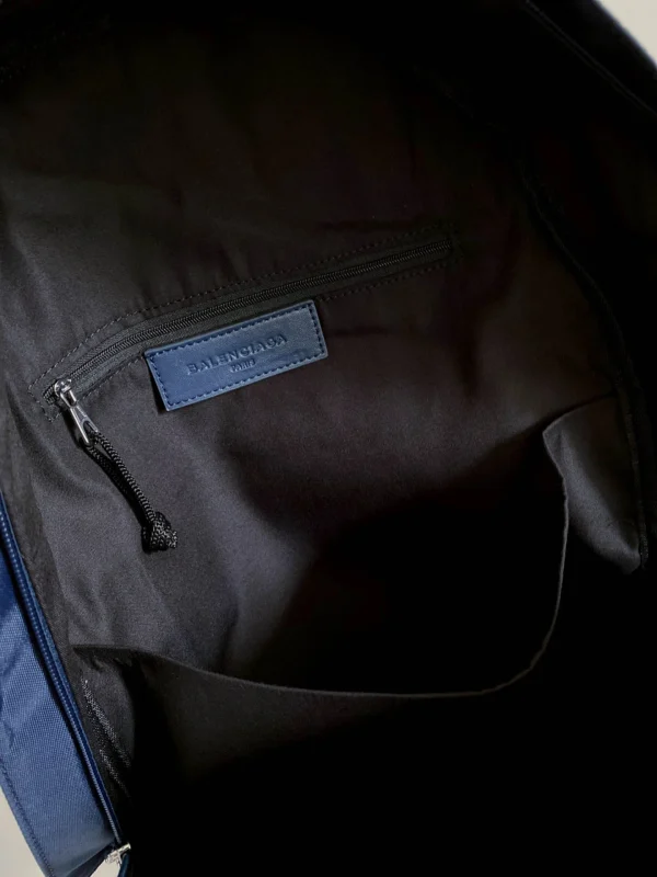 Balenciaga Shoulder Backpack Size:36*49*13 - Image 4
