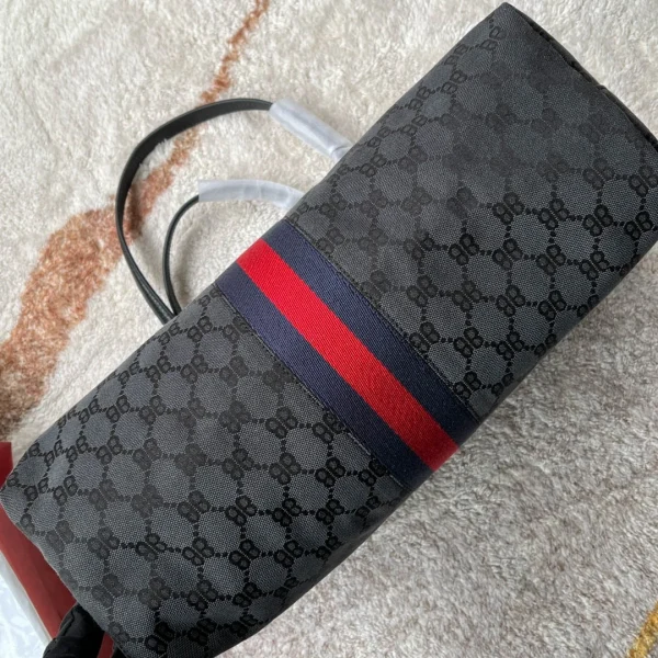 Balenciaga Model 680125 Size: 38*28*14 - Image 6