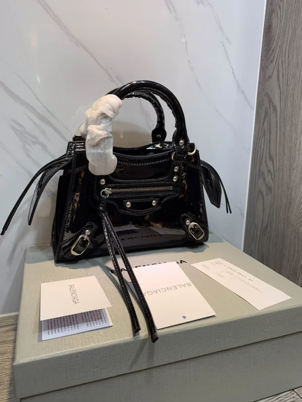 Black Size: 22cm - Image 9