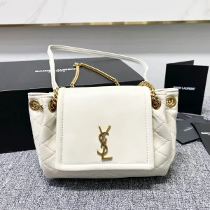 Lambskin Size: 18x13x6cm Code: 672838