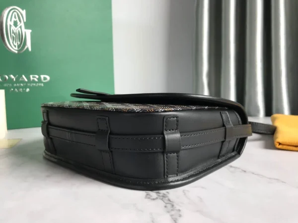 Belvdre Single Strip Messenger Bag Model: GY020198 Size: 21*16cm - Image 7