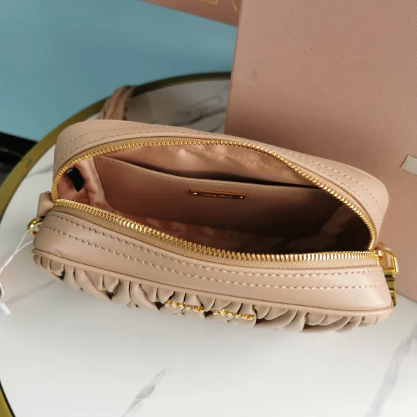 Miu Miu splicing shoulder strap Model: 5BH118B size: 20X13X5.5cm - Image 14