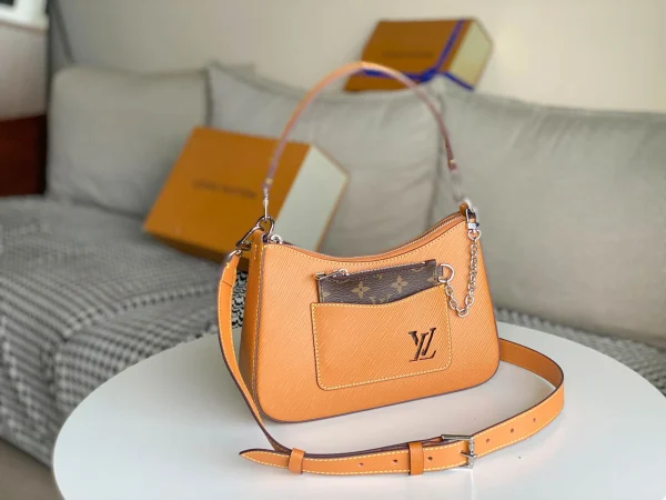 Louis Vuitton Size: 25 x 15 x 8 cm - Image 9