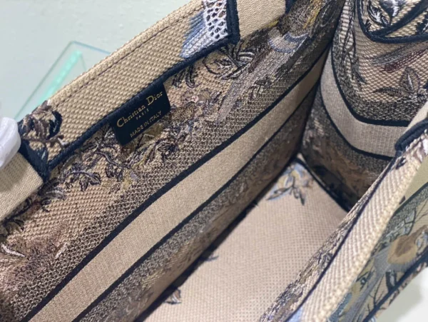 Book Tote Clutch Size: 36cm - Image 3