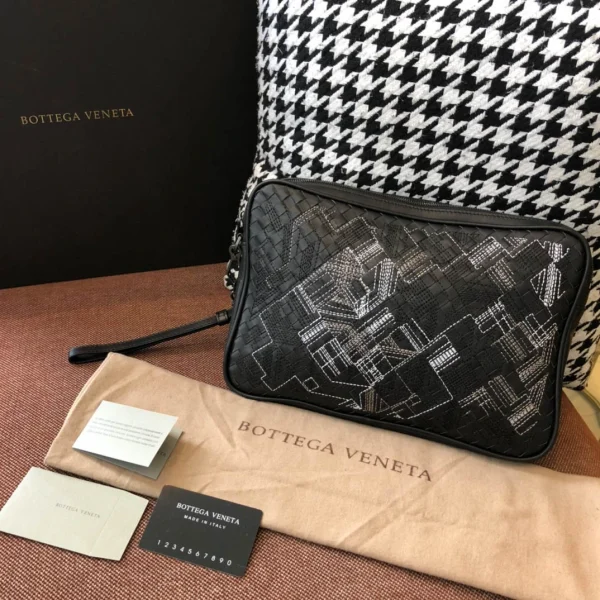 BV Briefcase Size: 37cm Black