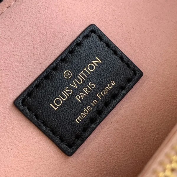 Louis Vuitton Item No.: M57790 Size: 26x20x12cm - Image 3