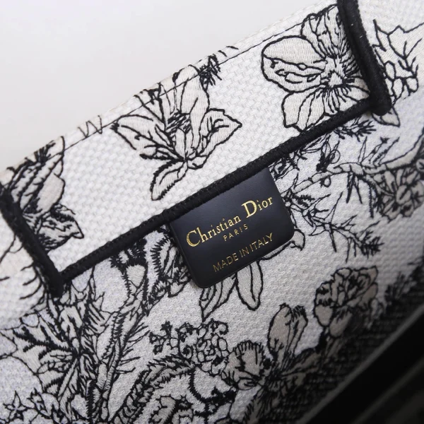 Book Tote Size: 41.5cm - Image 11