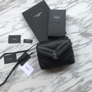 Crossbody bag Size：20x7x15cm Code：392255
