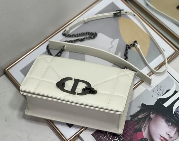 30 Montaigne Chain Clutch Size: 25.5cm - Image 5