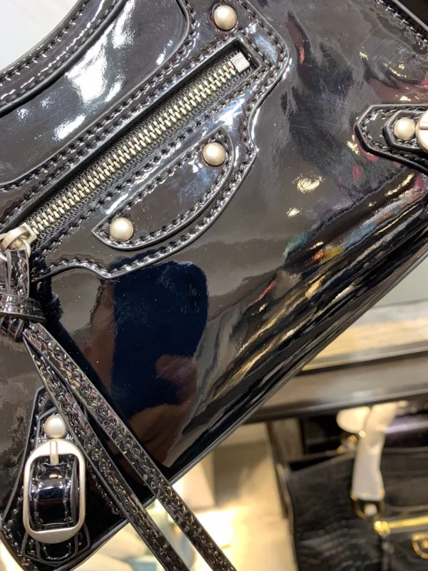 Black Size: 22cm - Image 7
