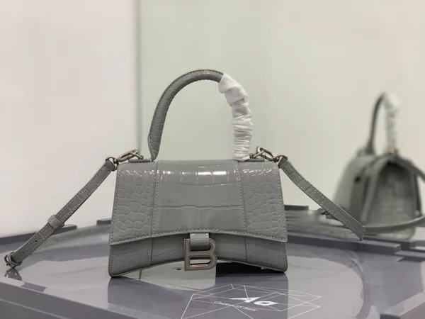 Hourglass bag Model: 8896 Size: 19x8x21cm