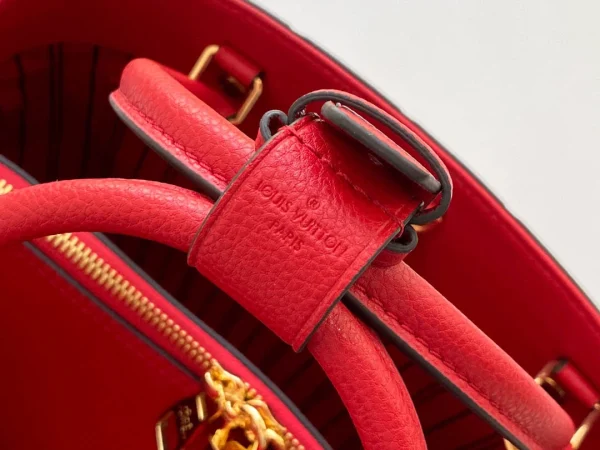 Louis Vuitton size: 33x23x15cm - Image 6