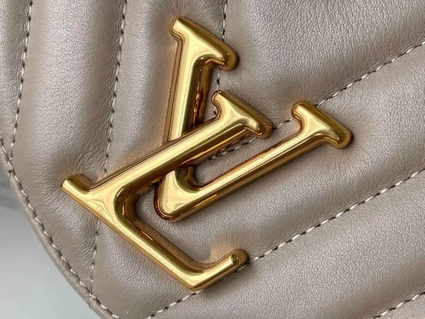 Louis Vuitton Size: 24x14x9cm - Image 15