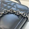 Black Autumn/Winter Camera Bag - Image 4