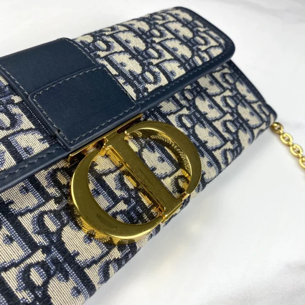 30 Montaigne Chain Clutch Bag Size: 27.5*12*2 cm - Image 5