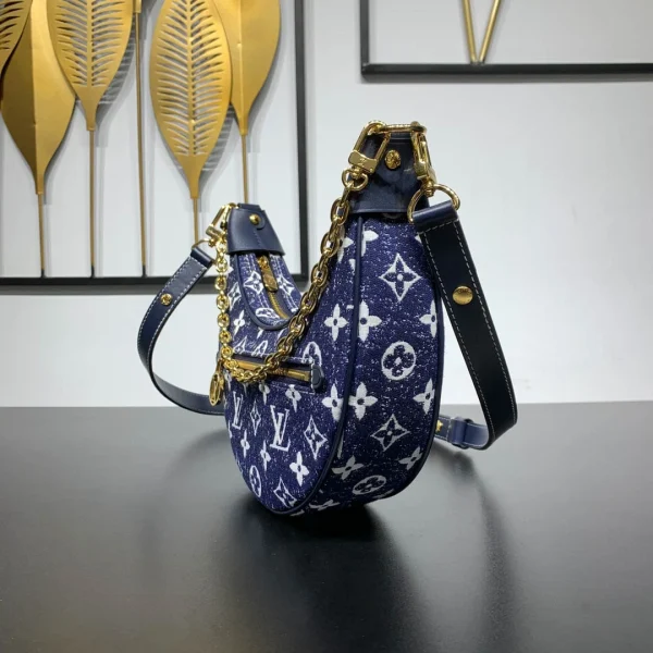 Louis Vuitton Size: 23 x 13 x 6 cm - Image 8