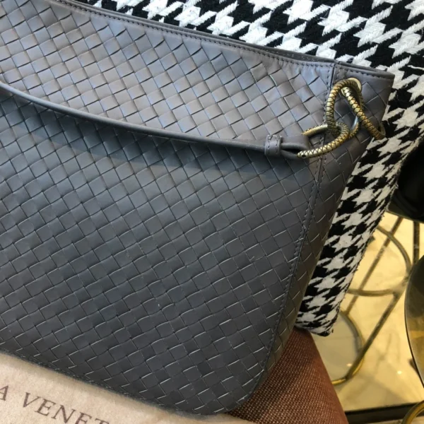 BV Briefcase Size: 33cm Grey - Image 8