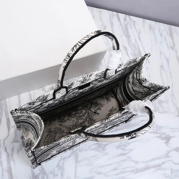 Book Tote Size: 41.5cm - Image 12
