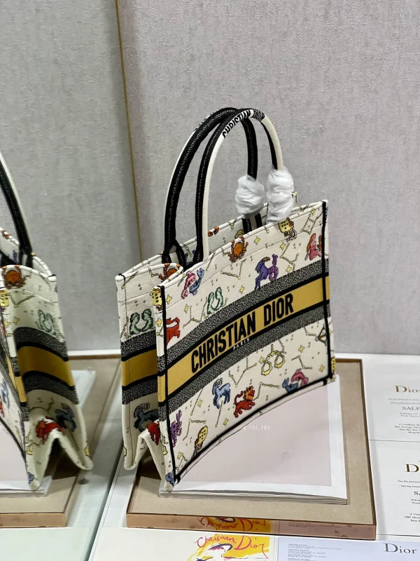 Book Tote Size: 41.5cm - Image 7