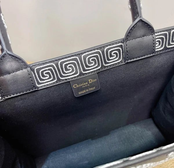 Book Tote Series Size: 41.5cm 36cm 22cm - Image 4